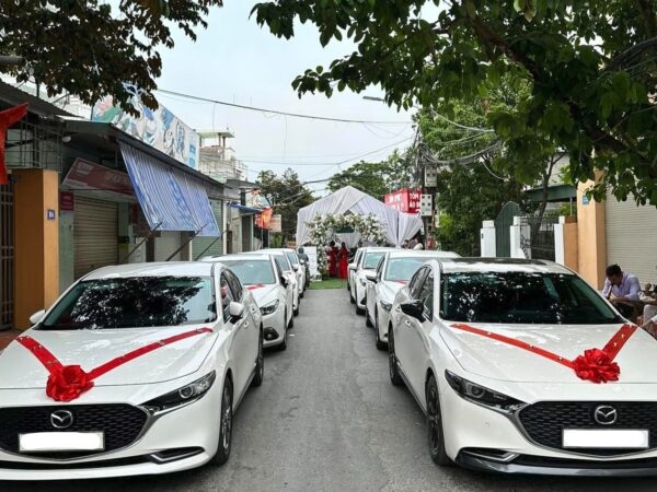 Thuê xe 4 chỗ rước dâu đám cưới